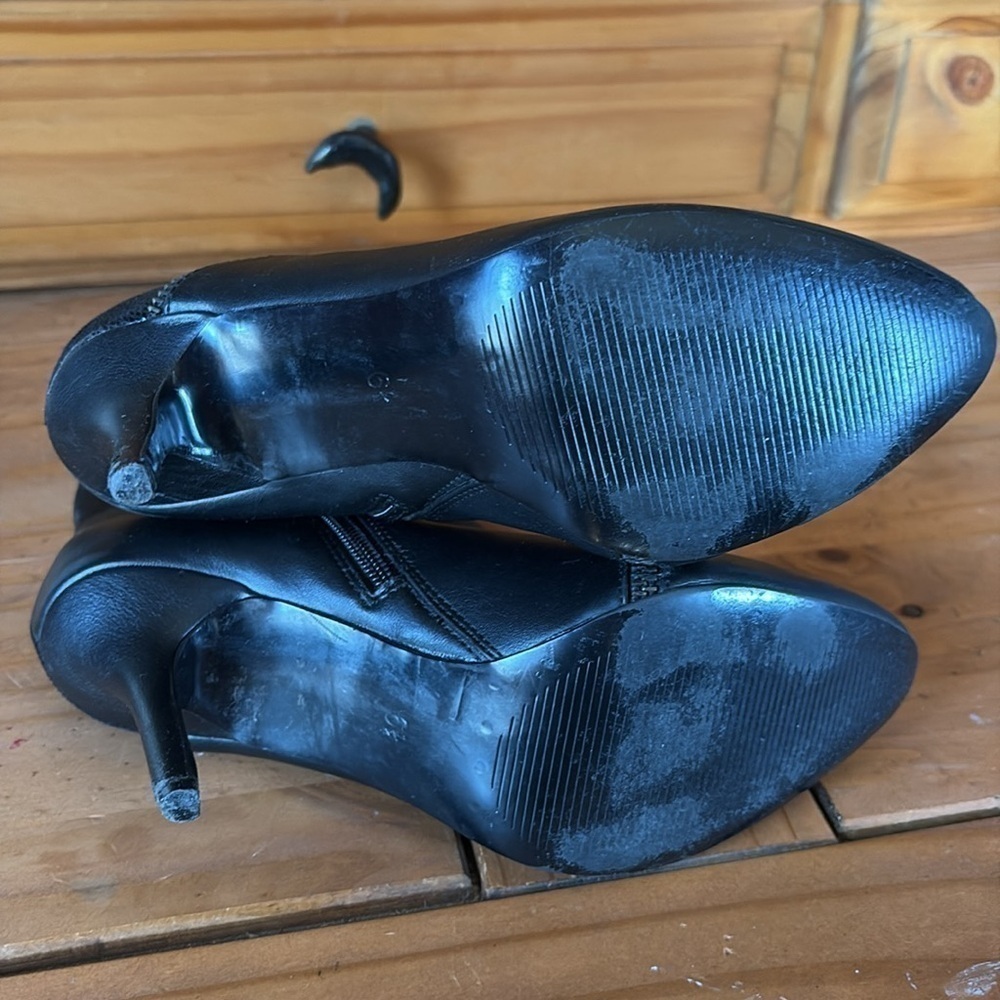Kelly and Katie Black heeled ankle moto boots zipper accent stiletto size 6.5 - Picture 10 of 15